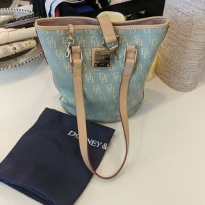 Dooney Bourke handbag exc cond